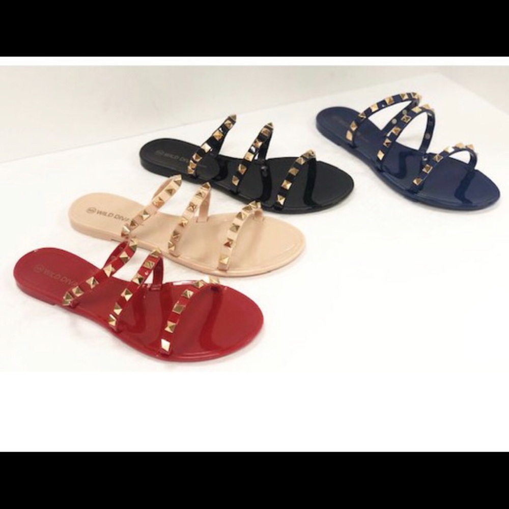 Stud sandals in Nude